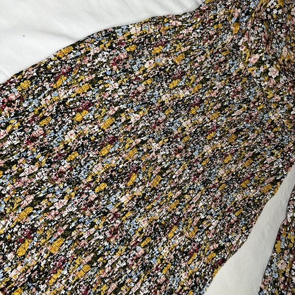 Floral long sleeve dress - Picture 3 of 3